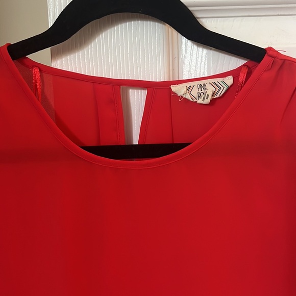 Red Size S Pink Rose Shirt - Picture 3 of 3